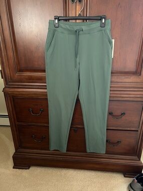 Yogalicious Forest Green Women's Drawstring Joggers/NWT